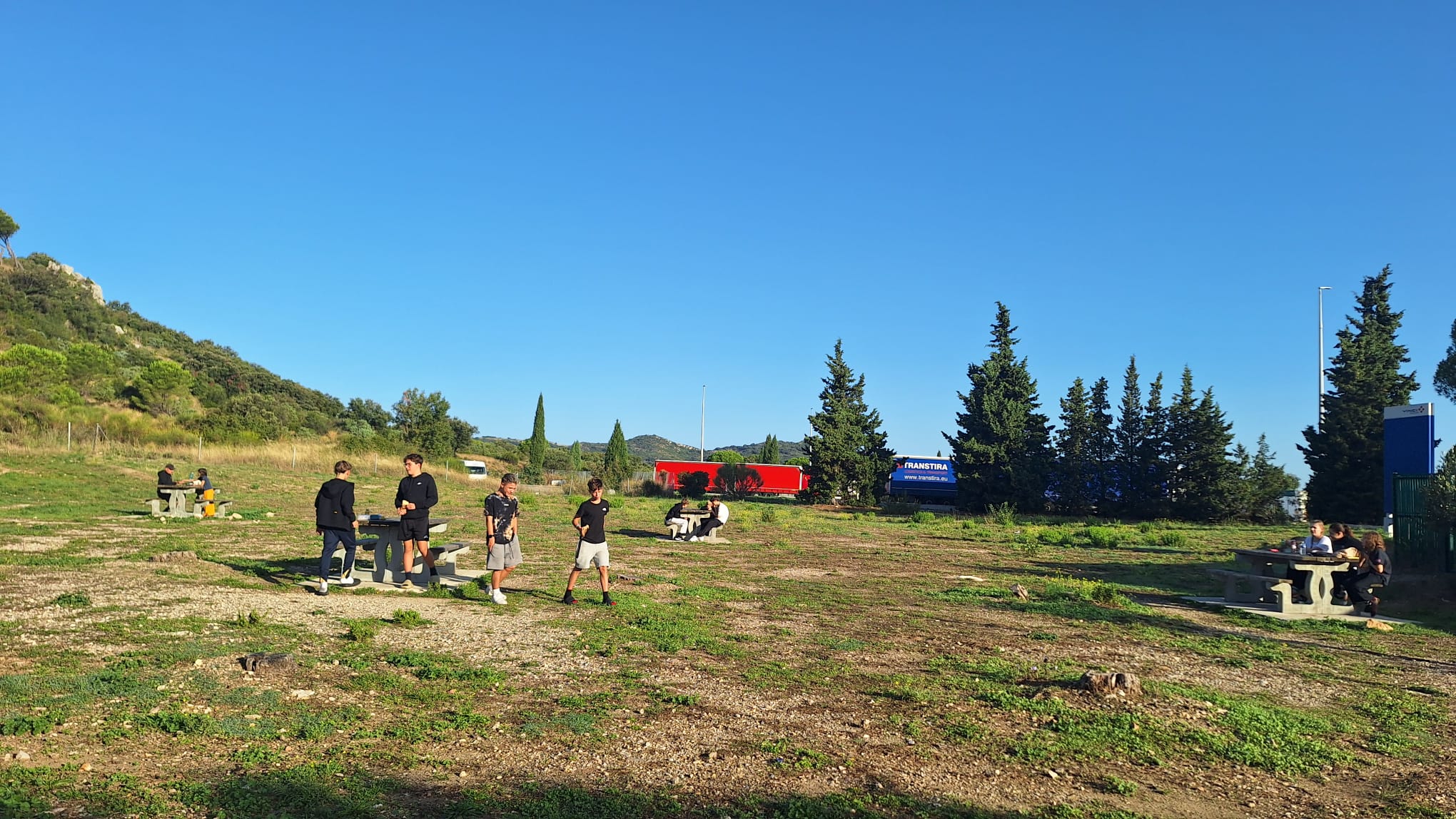 Ilustrační obrázek článku - Španělé zdraví z Francie