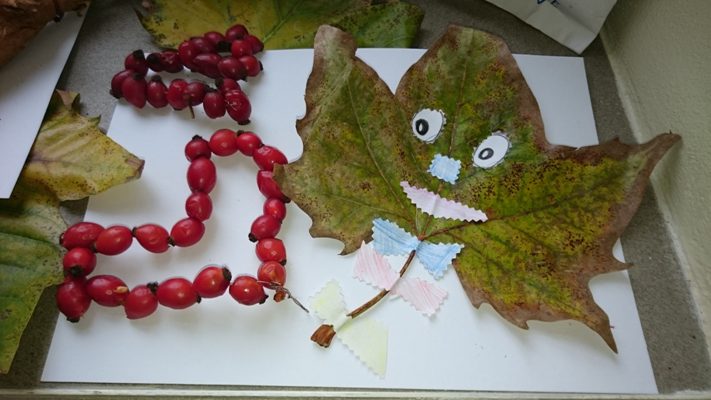Ilustrační obrázek článku - Naše podzimní tvořeníčko z šípků a listí