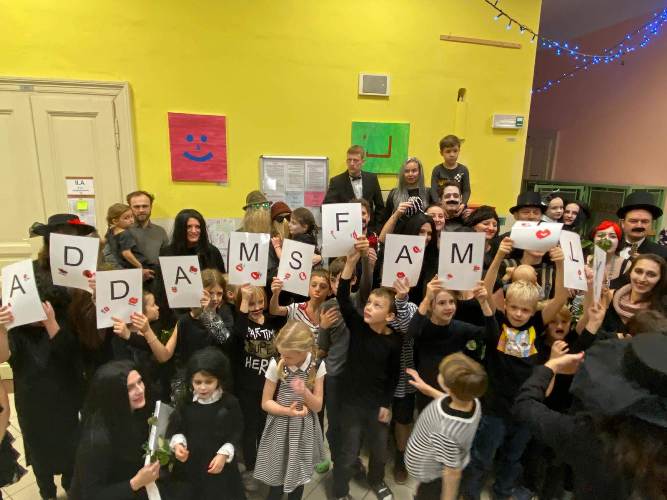 Ilustrační obrázek článku - ADDAMS FAMILY aneb děti ze III.B a jejich skvělí rodiče