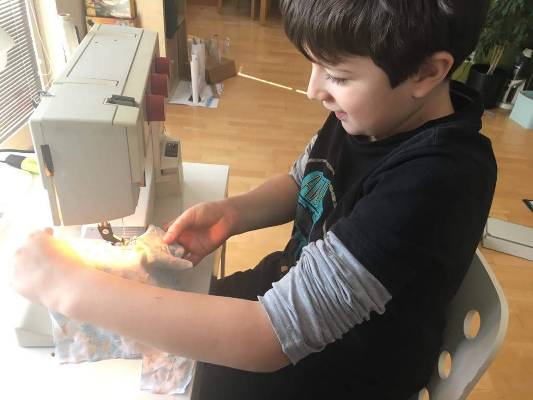 Ilustrační obrázek článku - Šijeme roušky a na "Umíme to" zjišťujeme, že to umíme!